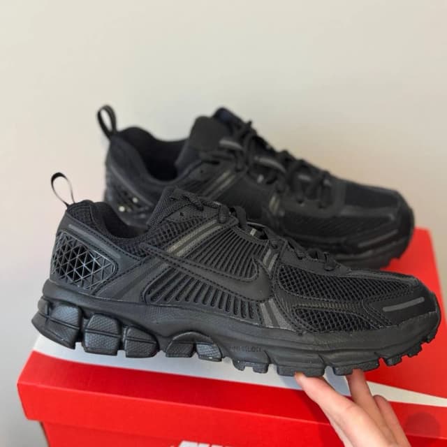 Nike Zoom Vomero 5 16