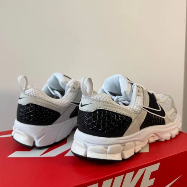 Nike Zoom Vomero 5 Bla 15