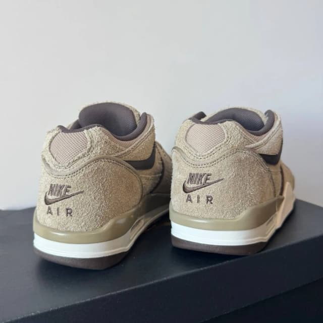 NIKE Air Flight 89 Low Khaki Suede 31